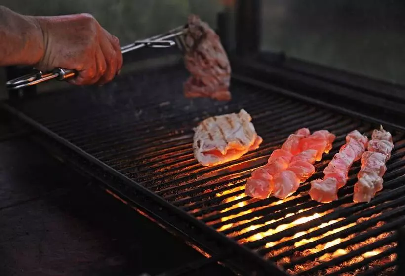 Lotus Family Hotel   Free Parking