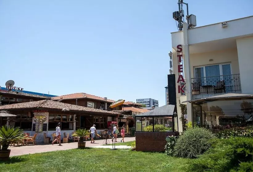 Lotus Family Hotel   Free Parking