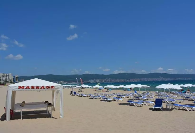 Lotus Family Hotel   Free Parking