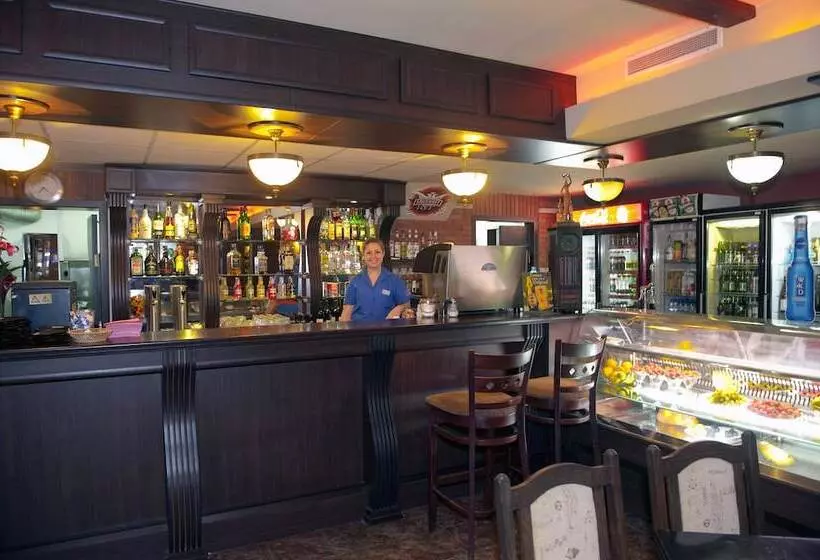 Lotus Family Hotel   Free Parking