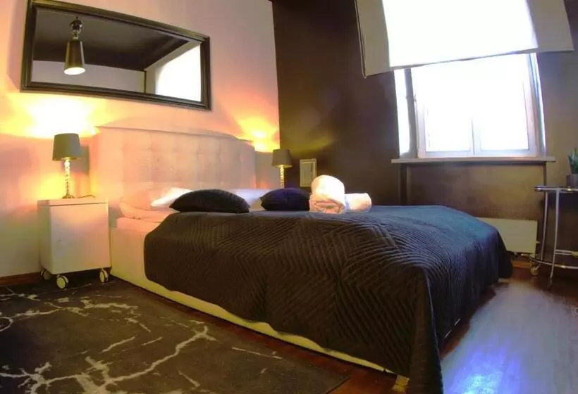 تختخواب و صبحانه Chmielna Guest House