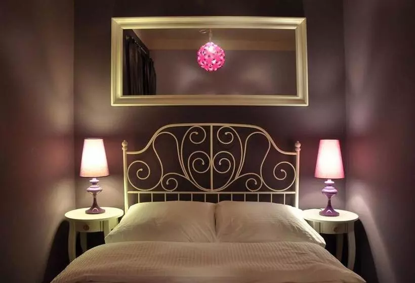 تختخواب و صبحانه Chmielna Guest House