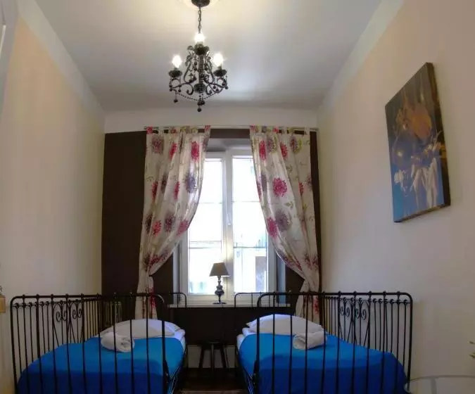 تختخواب و صبحانه Chmielna Guest House