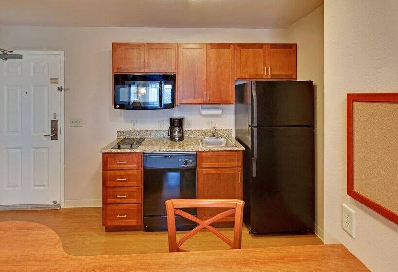 Candlewood Suites Williston, An Ihg