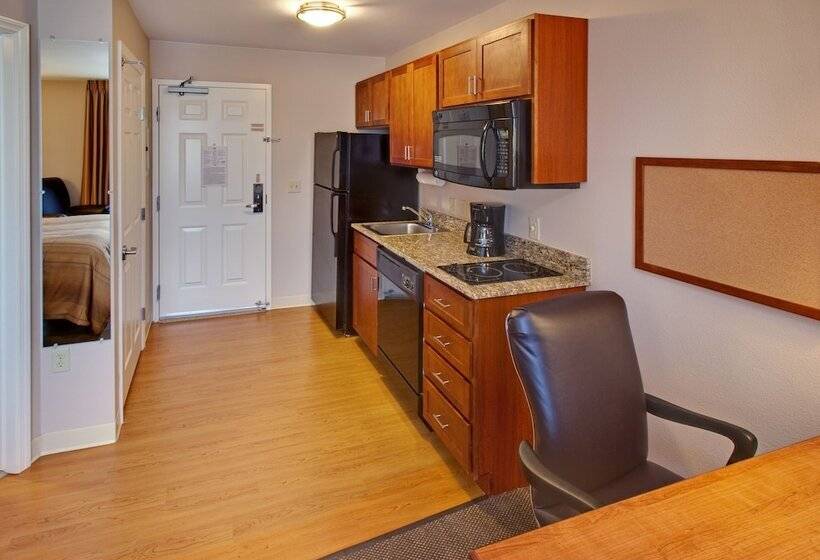 Candlewood Suites Williston, An Ihg