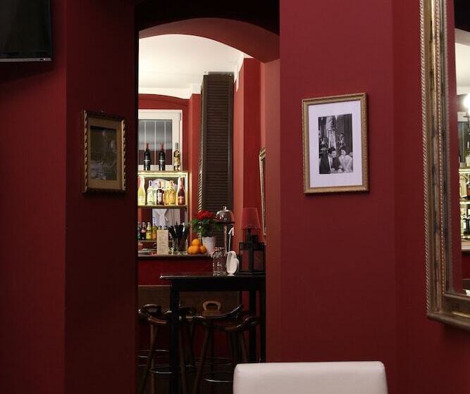 Explorer Hostel & Apartment Stare Miasto Old Town 24h #don T Be A Tourist, Be An Explorer!