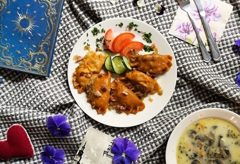 Explorer Hostel & Apartment Stare Miasto Old Town 24h #don T Be A Tourist, Be An Explorer!