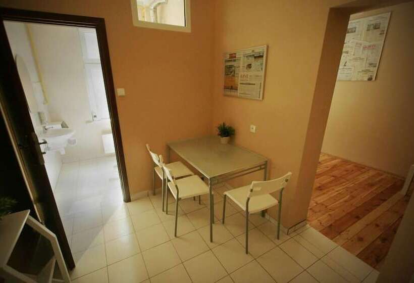 Explorer Hostel & Apartment Stare Miasto Old Town 24h #don T Be A Tourist, Be An Explorer!