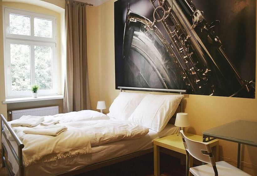 Explorer Hostel & Apartment Stare Miasto Old Town 24h #don T Be A Tourist, Be An Explorer!