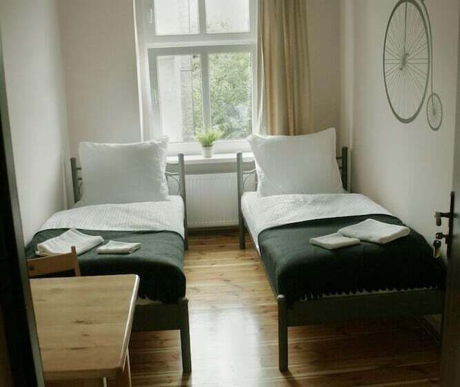 Explorer Hostel & Apartment Stare Miasto Old Town 24h #don T Be A Tourist, Be An Explorer!
