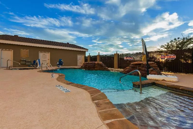 Отель Candlewood Suites Decatur Medical Center, An Ihg