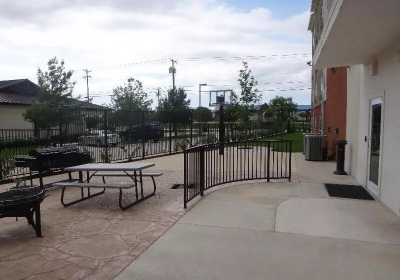 Отель Candlewood Suites Decatur Medical Center, An Ihg