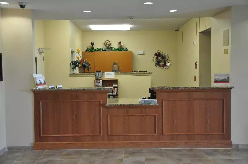 Отель Candlewood Suites Decatur Medical Center, An Ihg