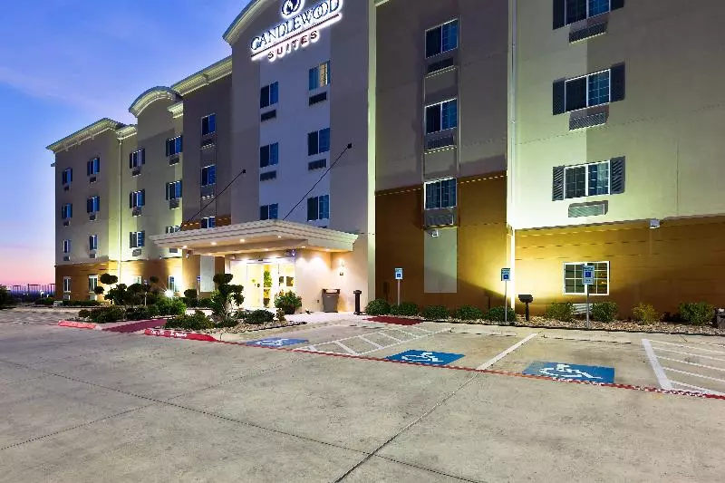 Отель Candlewood Suites Decatur Medical Center, An Ihg
