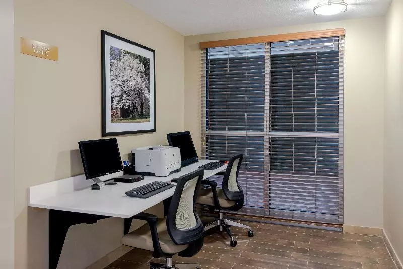 Отель Candlewood Suites Rocky Mount, An Ihg