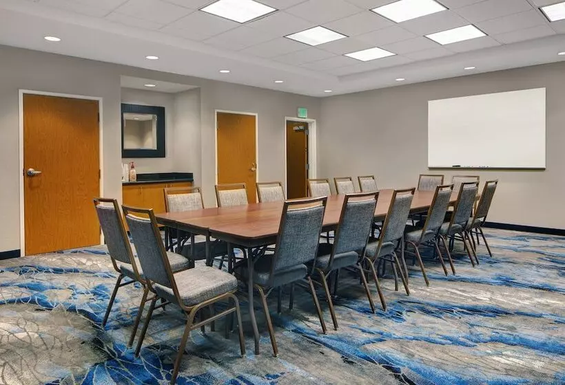 Отель Fairfield Inn And Suites Carlsbad