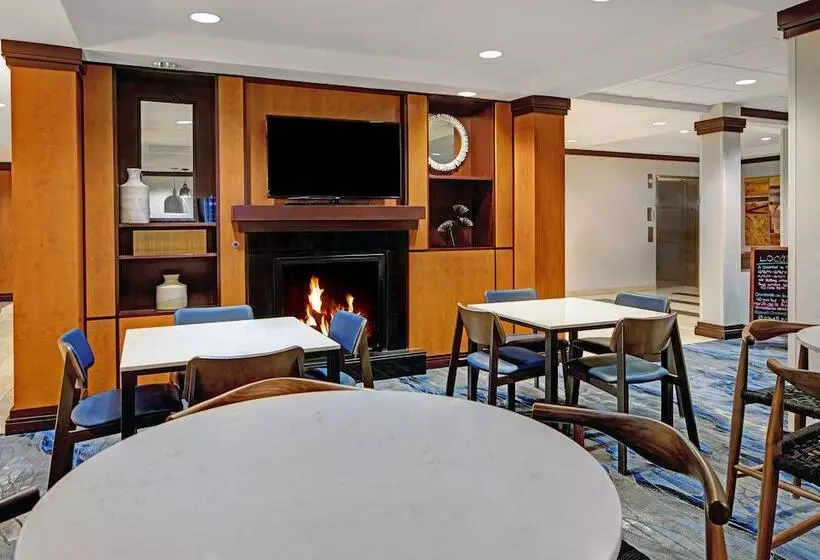 Отель Fairfield Inn And Suites Carlsbad