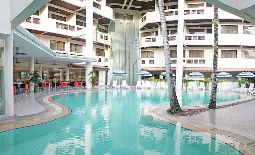 호텔 Grand Dormani Rajah Court