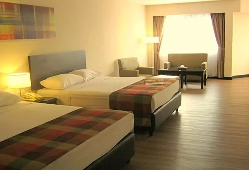 호텔 Grand Dormani Rajah Court