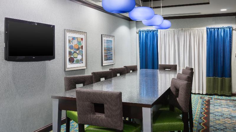 Отель Holiday Inn Express And Suites Stroudsburg Poconos, An Ihg