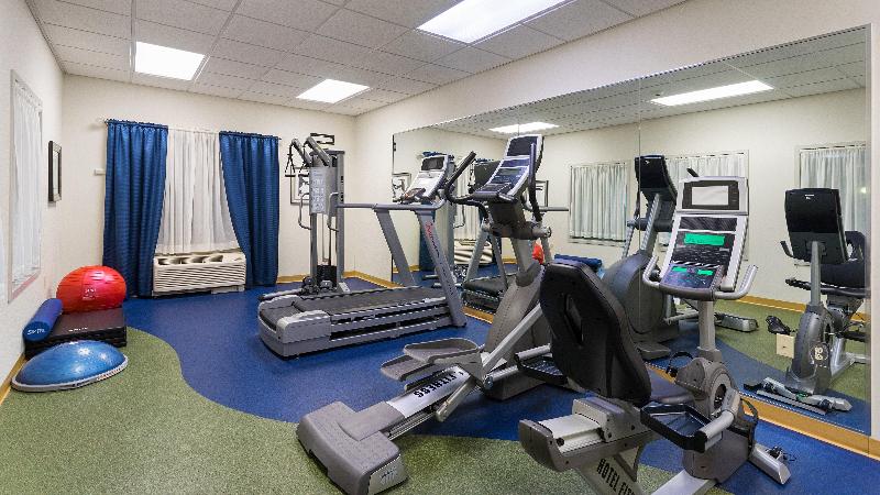 Отель Holiday Inn Express And Suites Stroudsburg Poconos, An Ihg