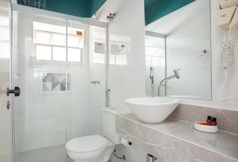 هتل Pousada Camburioca