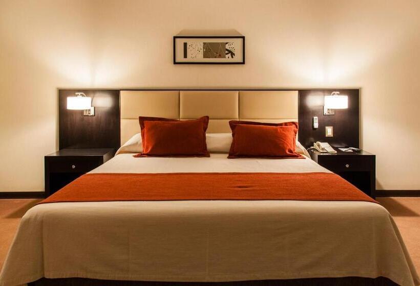 Howard Johnson Hotel & Casino