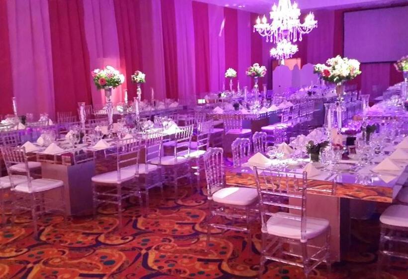 Howard Johnson Hotel & Casino