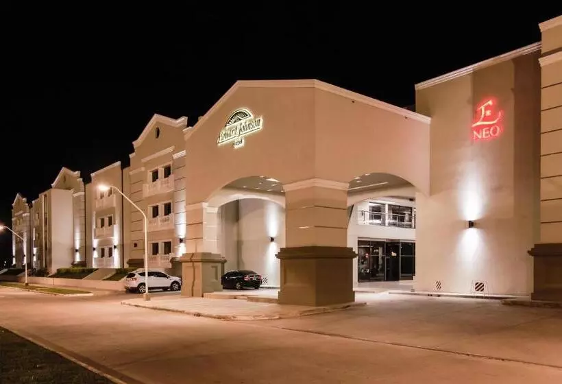 Howard Johnson Hotel & Casino