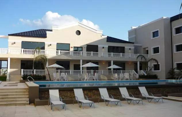 Howard Johnson Hotel & Casino