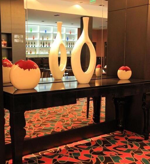 Howard Johnson Hotel & Casino