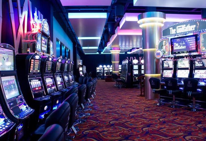 Howard Johnson Hotel & Casino