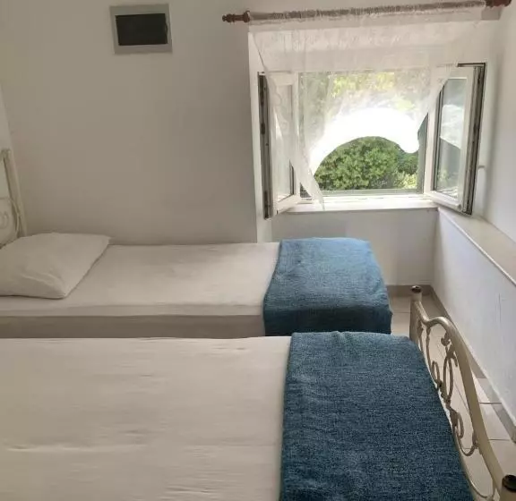 هاستل Rooms Villa Garden