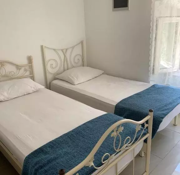 هاستل Rooms Villa Garden