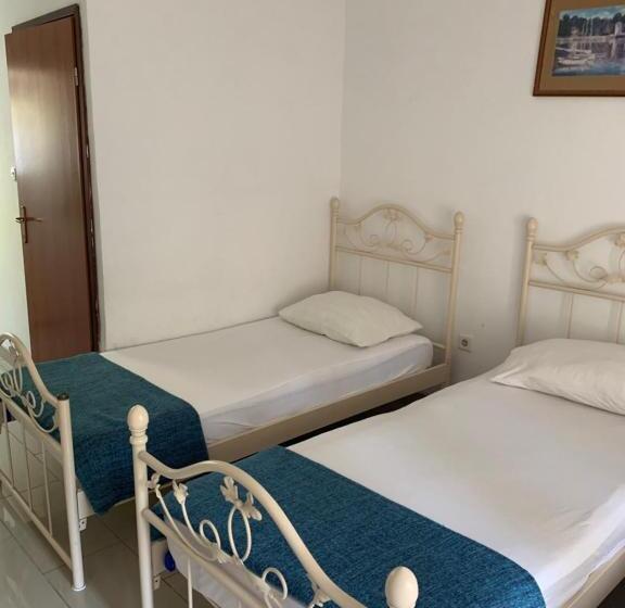 هاستل Rooms Villa Garden