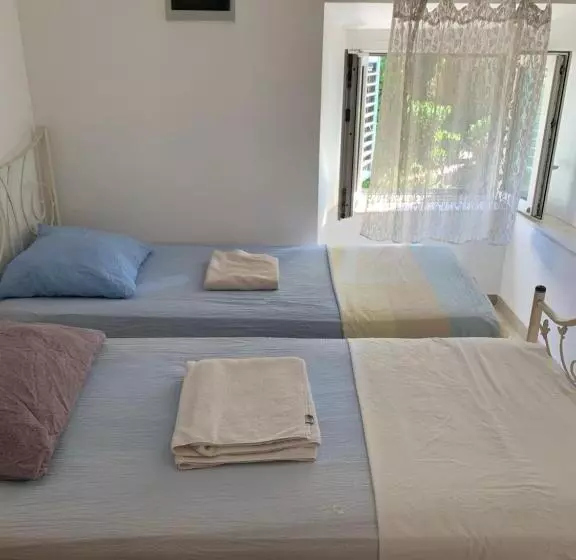 هاستل Rooms Villa Garden