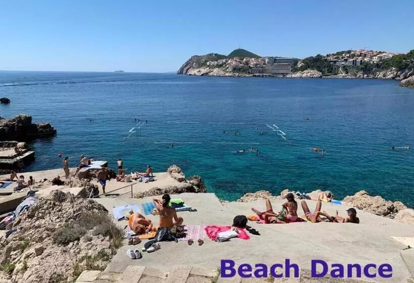 هاستل Rooms Villa Garden