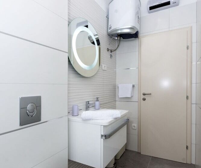 فندق صغير Peruzovic Rooms 1