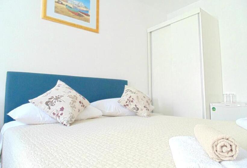 فندق صغير Peruzovic Rooms 1