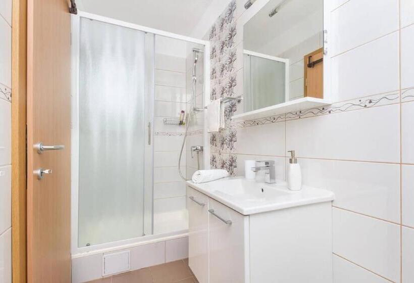 فندق صغير Peruzovic Rooms 1