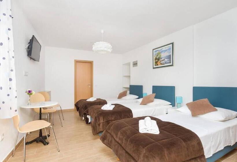 فندق صغير Peruzovic Rooms 1