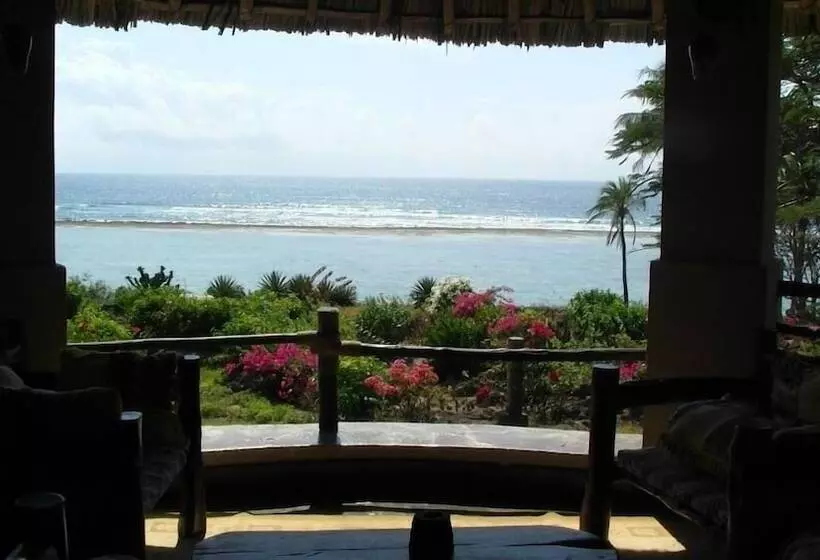 Hillpark Hotel   Tiwi Beach