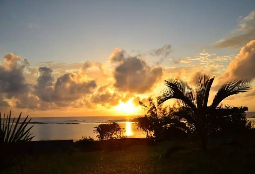Hillpark Hotel   Tiwi Beach