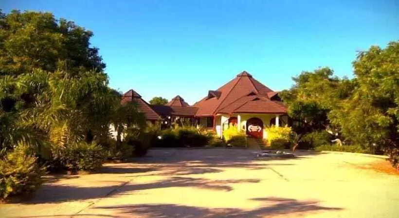 Hillpark Hotel   Tiwi Beach