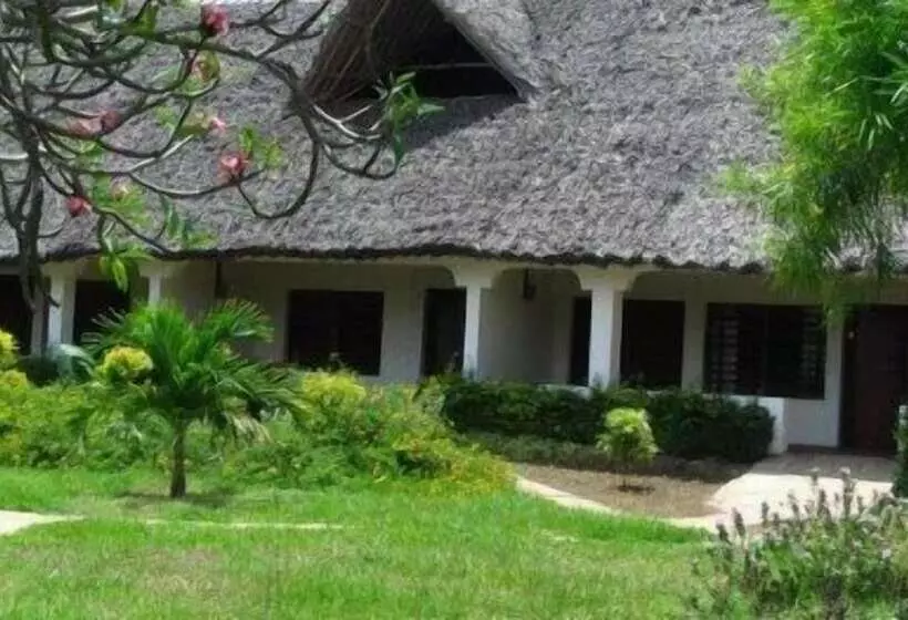 Hillpark Hotel   Tiwi Beach