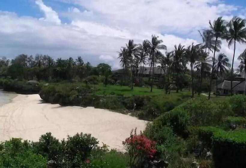 Hillpark Hotel   Tiwi Beach