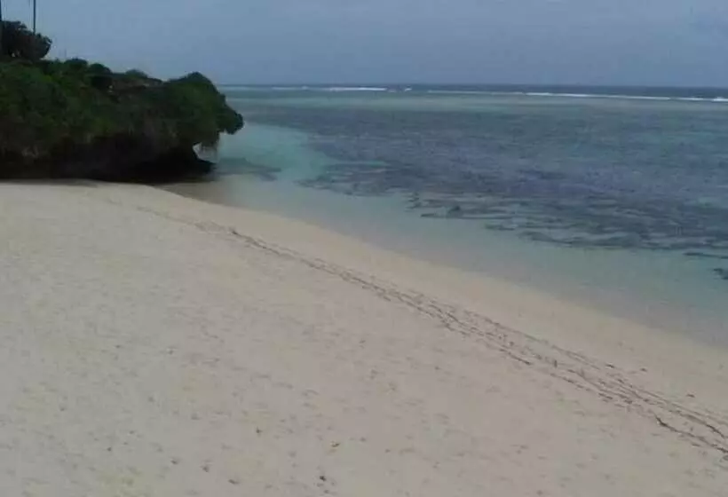 Hillpark Hotel   Tiwi Beach