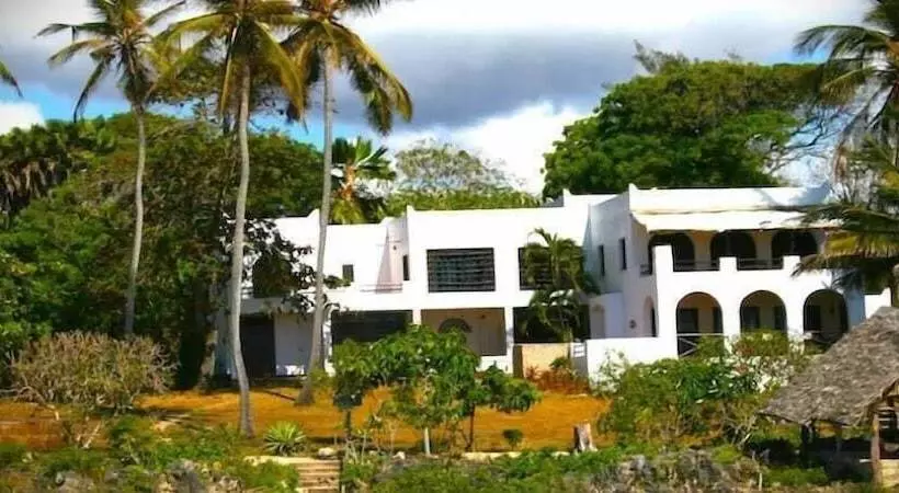 Hillpark Hotel   Tiwi Beach
