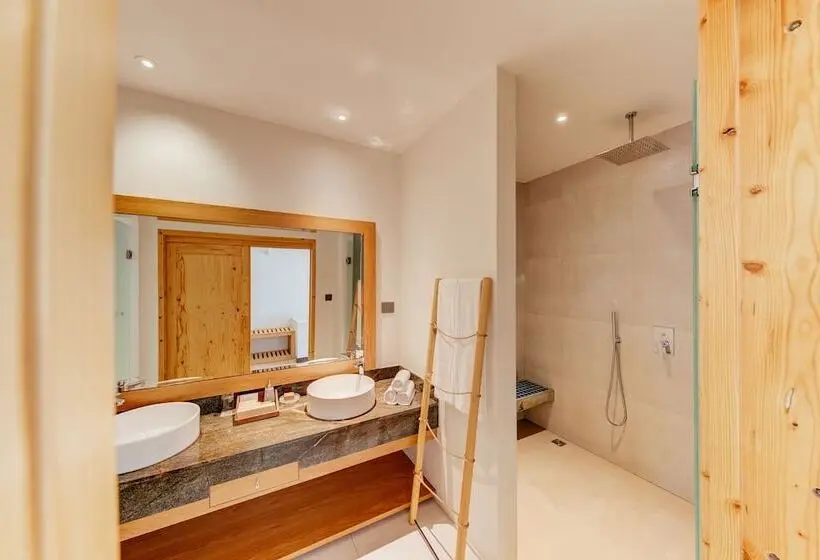 هتل Cinnamon Dhonveli Maldives