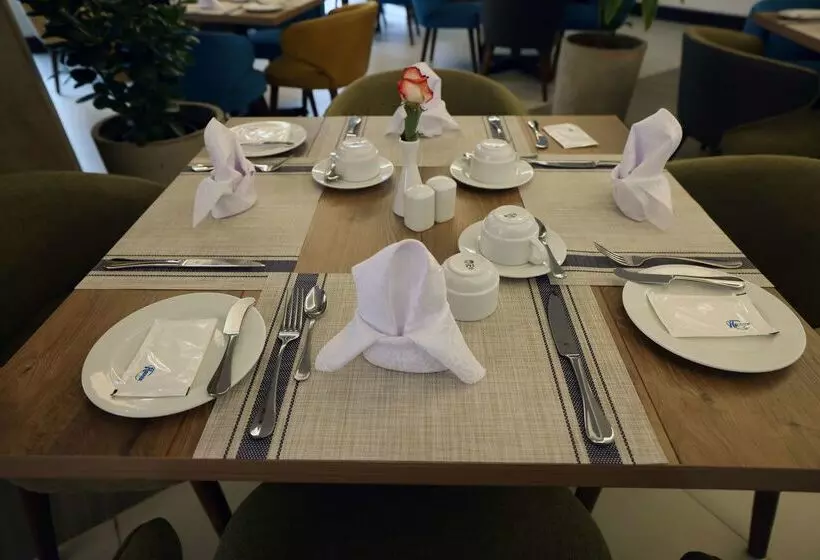 Отель Prideinn Westlands Luxury Boutique